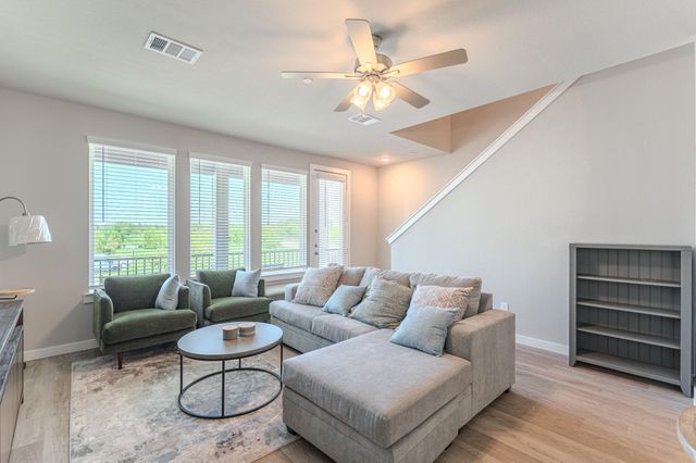 494 S Centro Circle A, Shenandoah, TX 77385