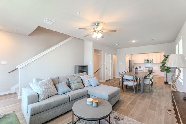 494 S Centro Circle A, Shenandoah, TX 77385