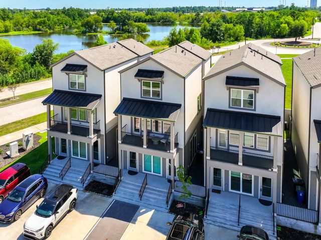 494 S Centro Circle A, Shenandoah, TX 77385