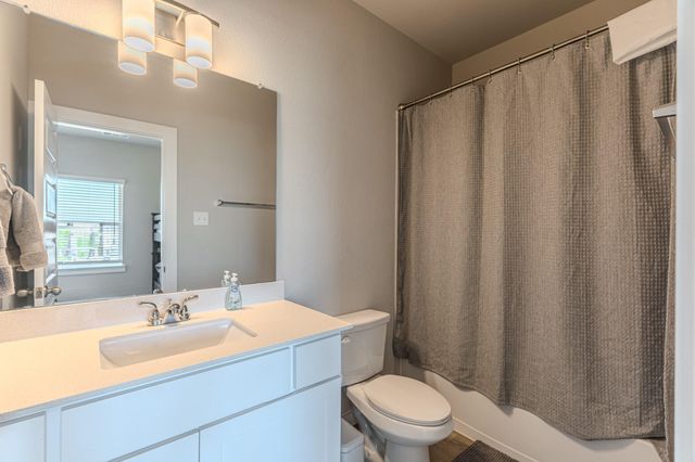 494 S Centro Circle A, Shenandoah, TX 77385