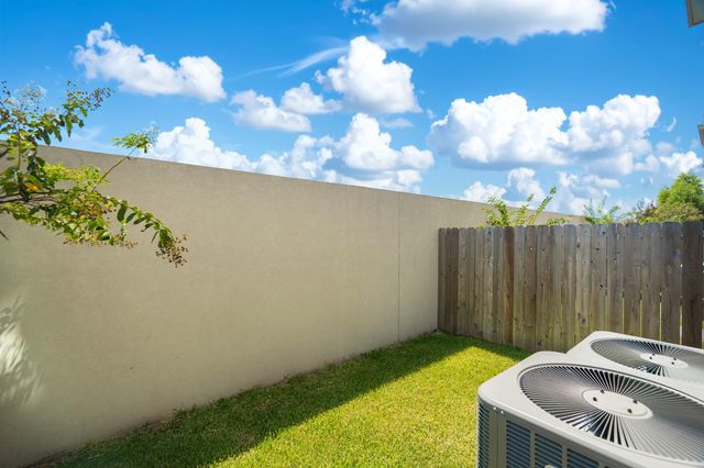 494 S Centro Circle A, Shenandoah, TX 77385
