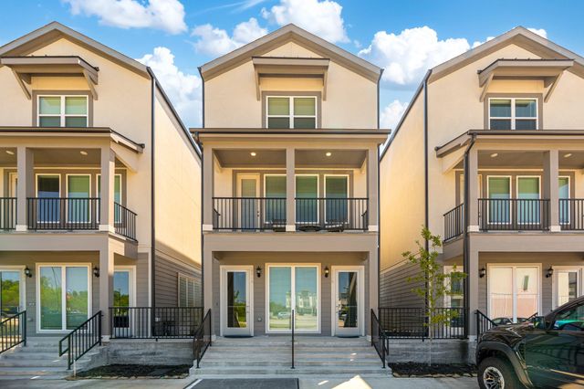 494 S Centro Circle A, Shenandoah, TX 77385