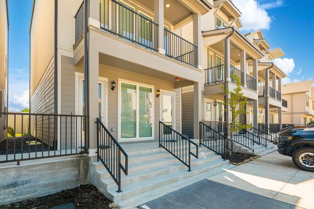 494 S Centro Circle A, Shenandoah, TX 77385