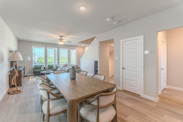 494 S Centro Circle A, Shenandoah, TX 77385