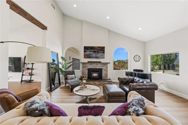 38125 Camino Sierra, Temecula, CA 92592