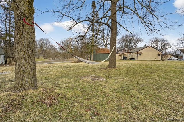 200 N River Road, Saginaw, MI 48609