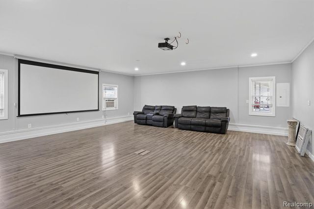 200 N River Road, Saginaw, MI 48609