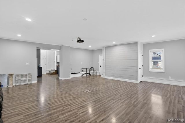 200 N River Road, Saginaw, MI 48609