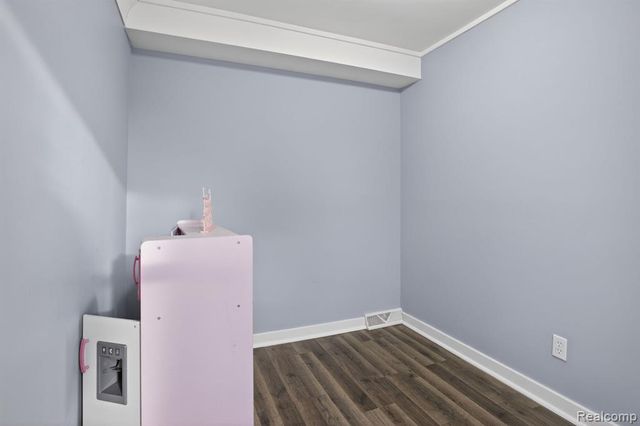 200 N River Road, Saginaw, MI 48609