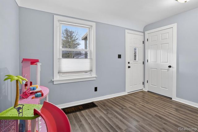 200 N River Road, Saginaw, MI 48609