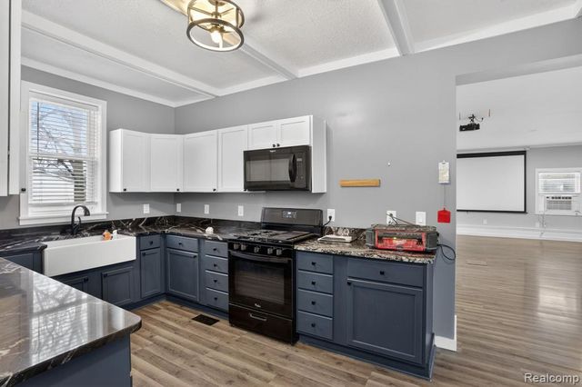 200 N River Road, Saginaw, MI 48609