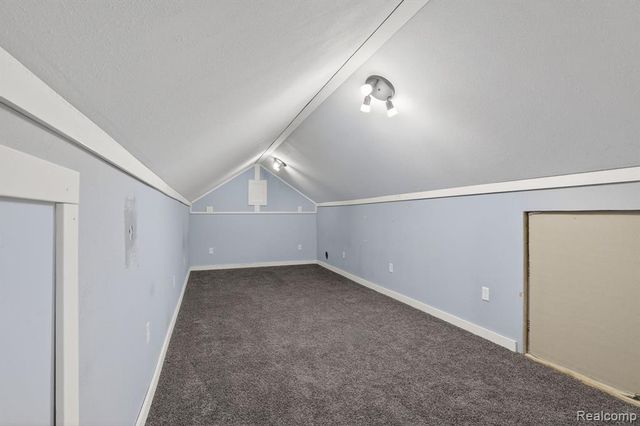 200 N River Road, Saginaw, MI 48609