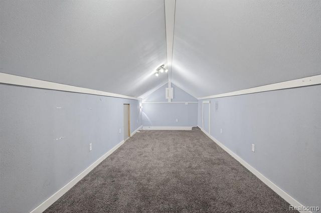 200 N River Road, Saginaw, MI 48609