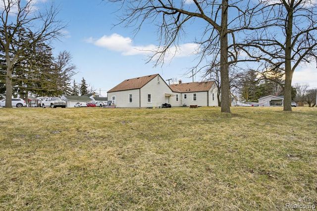 200 N River Road, Saginaw, MI 48609