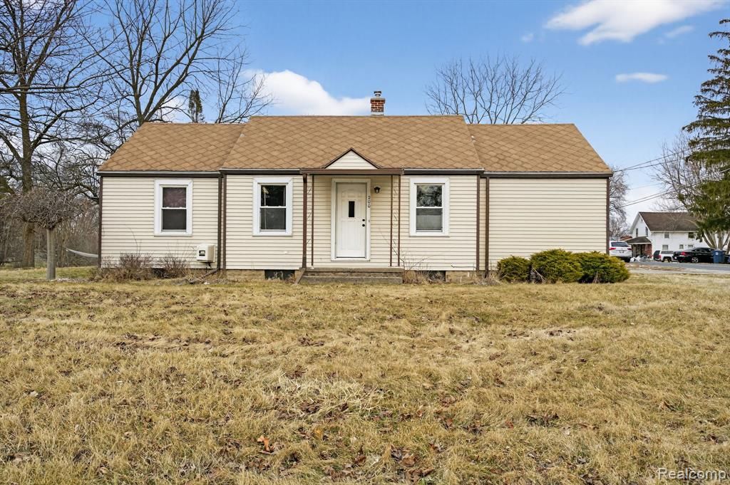200 N River Road, Saginaw, MI 48609