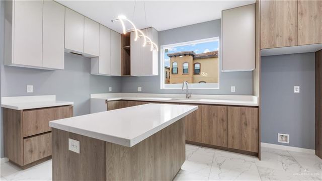 2806 Stablewood Lane, Mission, TX 78572