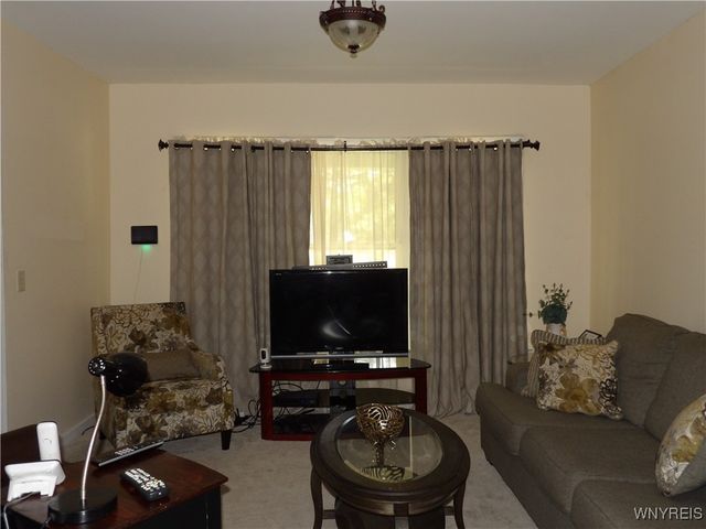 26 Pleasant Place, Buffalo, NY 14208