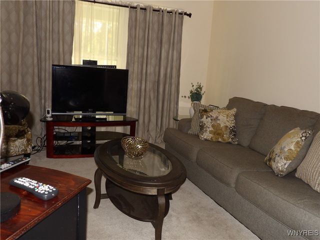 26 Pleasant Place, Buffalo, NY 14208