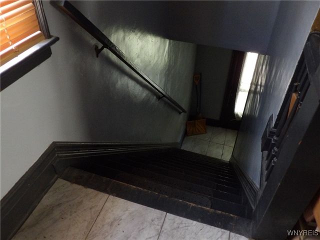 26 Pleasant Place, Buffalo, NY 14208