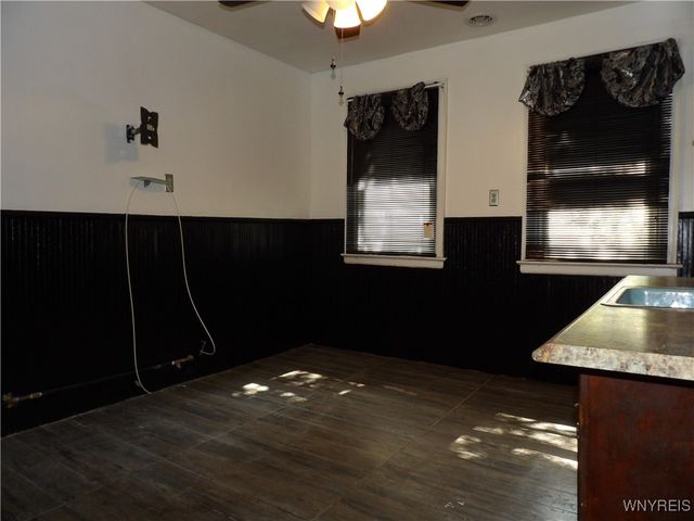 26 Pleasant Place, Buffalo, NY 14208