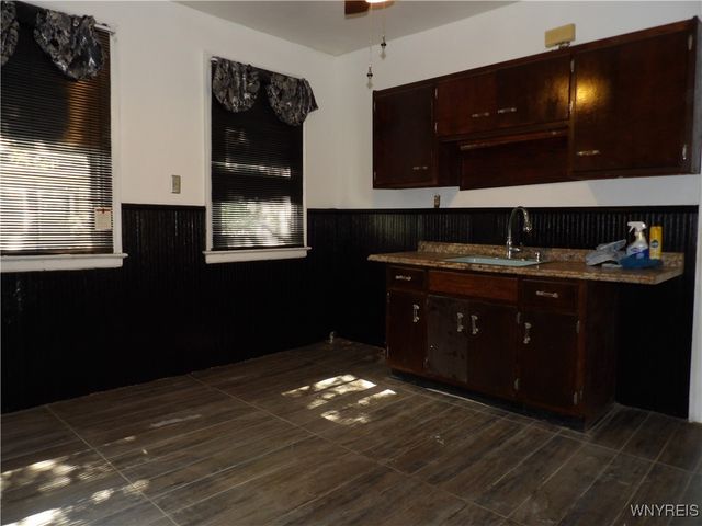 26 Pleasant Place, Buffalo, NY 14208