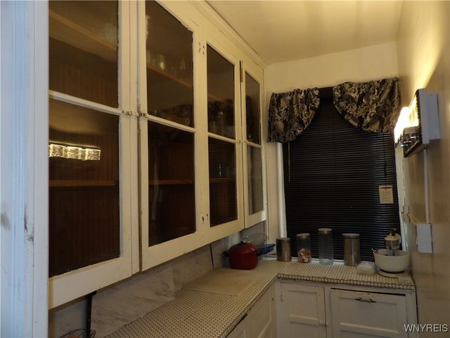 26 Pleasant Place, Buffalo, NY 14208