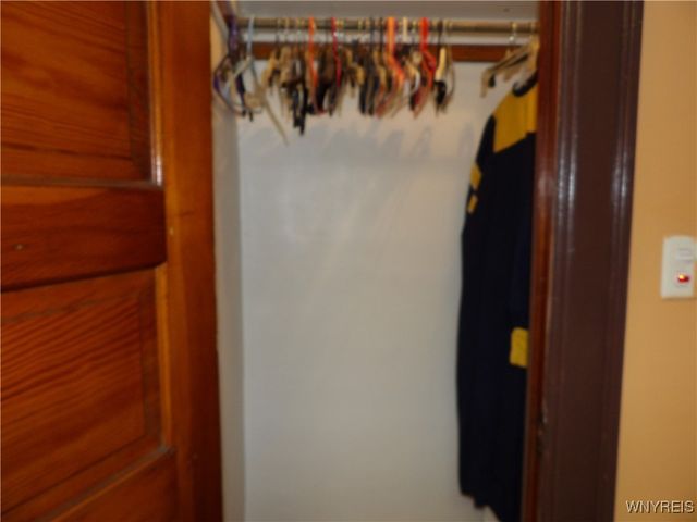 26 Pleasant Place, Buffalo, NY 14208