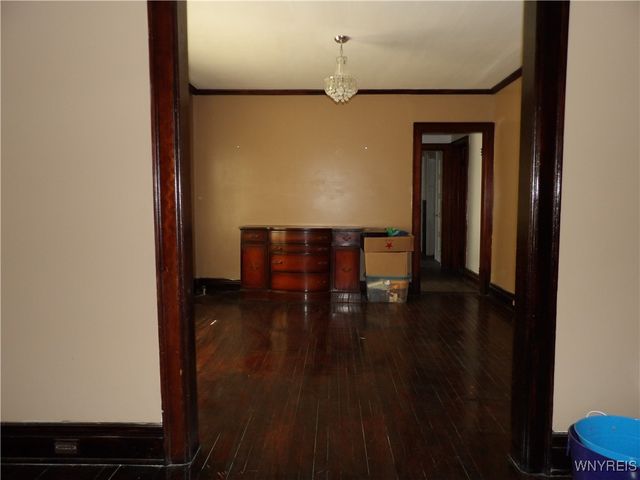 26 Pleasant Place, Buffalo, NY 14208