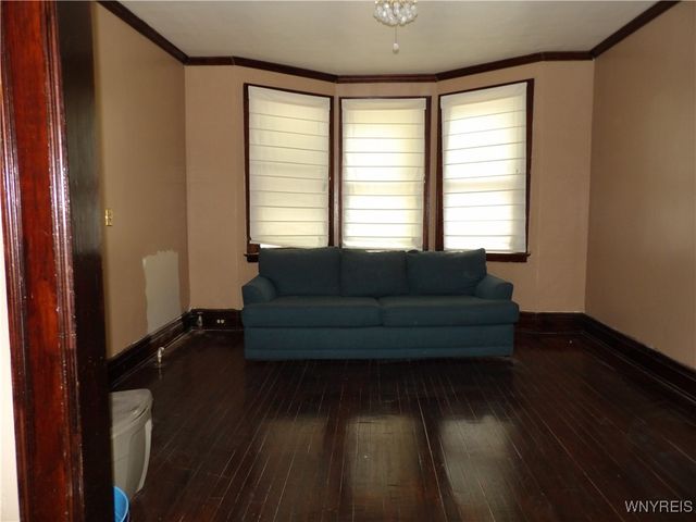 26 Pleasant Place, Buffalo, NY 14208