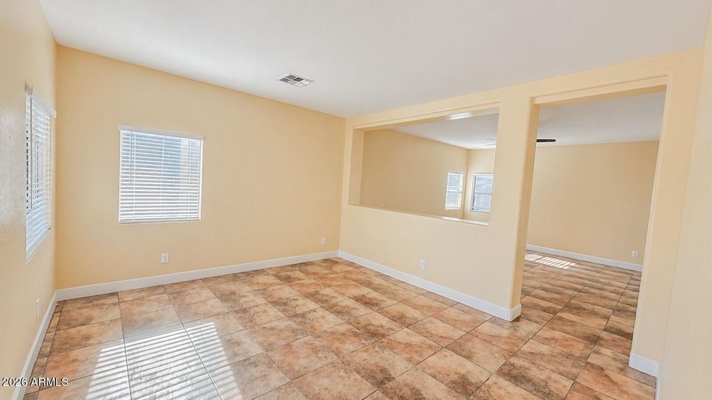 Image 10 of property listing at 5247 W Maldonado Road, Laveen, AZ 85339