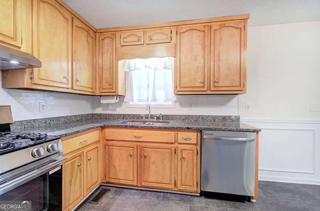290 Whispering Waters Drive, Jasper, GA 30143