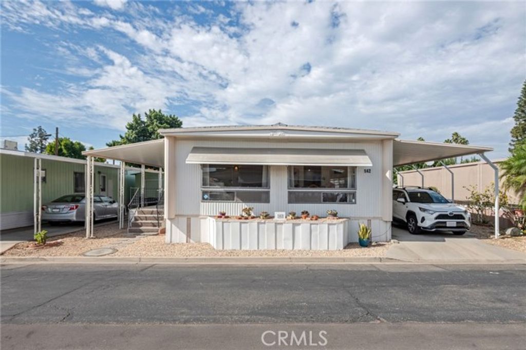 2755 Arrow Highway 142, La Verne, CA 91750