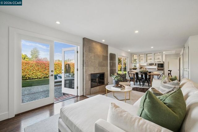 342 342 Constance Pl, Moraga, CA 94556