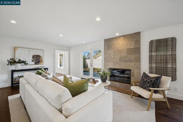 342 342 Constance Pl, Moraga, CA 94556