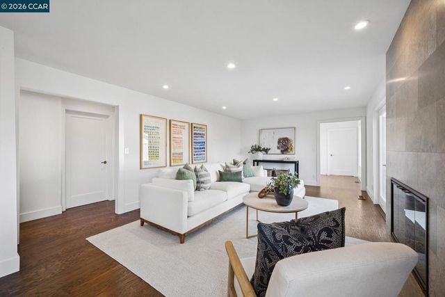 342 342 Constance Pl, Moraga, CA 94556