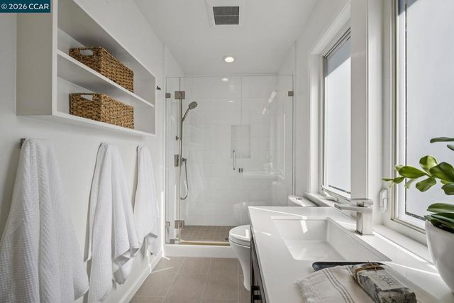 342 342 Constance Pl, Moraga, CA 94556