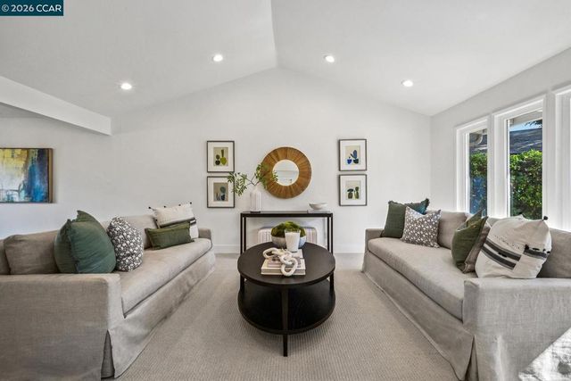 342 342 Constance Pl, Moraga, CA 94556