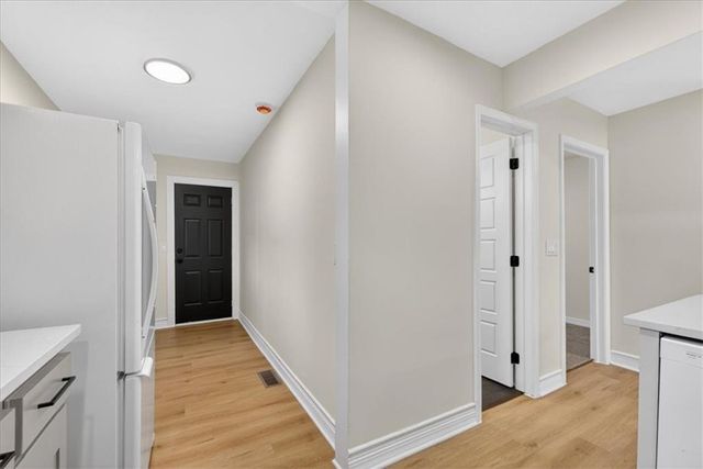 816 S Lake Drive, Independence, MO 64063