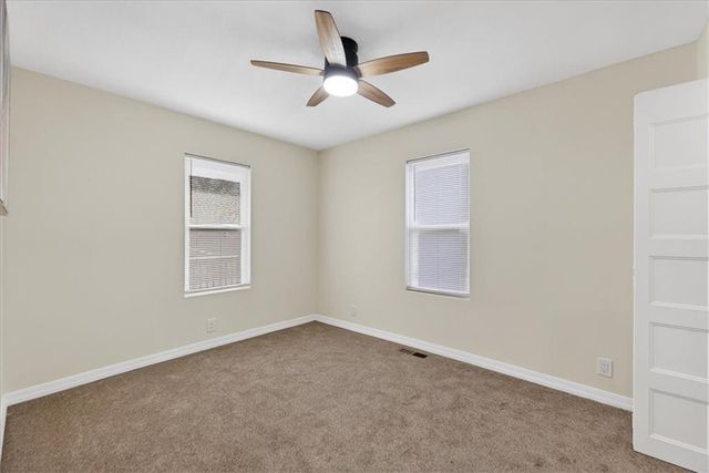 816 S Lake Drive, Independence, MO 64063