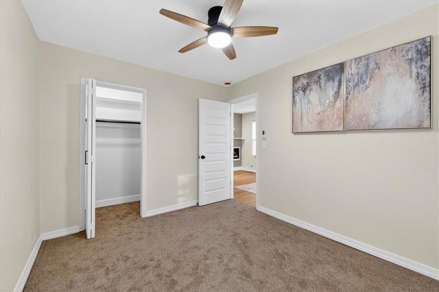 816 S Lake Drive, Independence, MO 64063