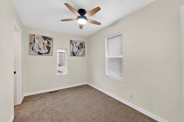 816 S Lake Drive, Independence, MO 64063