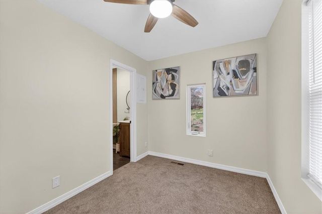 816 S Lake Drive, Independence, MO 64063