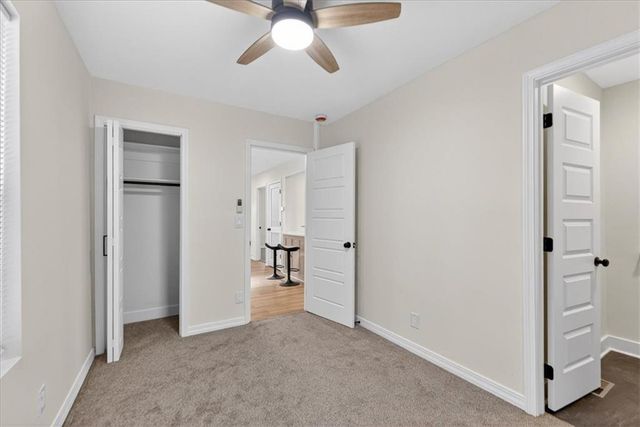 816 S Lake Drive, Independence, MO 64063