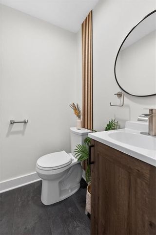 816 S Lake Drive, Independence, MO 64063