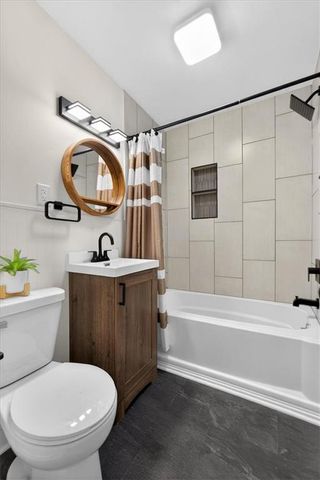 816 S Lake Drive, Independence, MO 64063