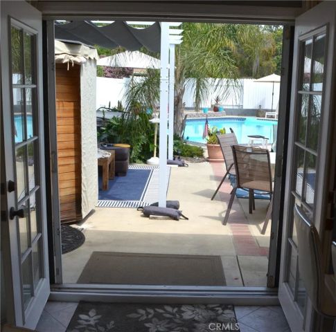 13827 Calvert Street, Valley Glen, CA 91401