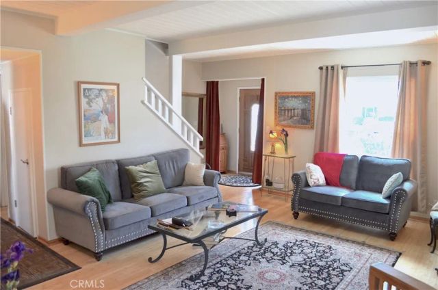 13827 Calvert Street, Valley Glen, CA 91401