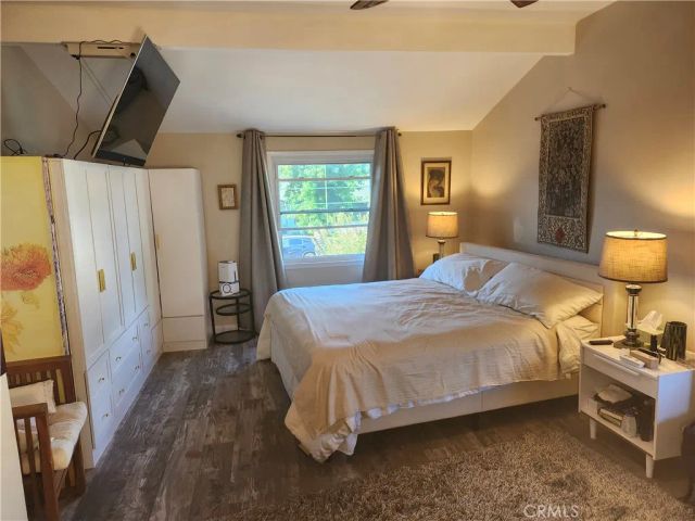 13827 Calvert Street, Valley Glen, CA 91401