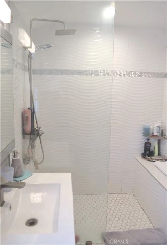 13827 Calvert Street, Valley Glen, CA 91401