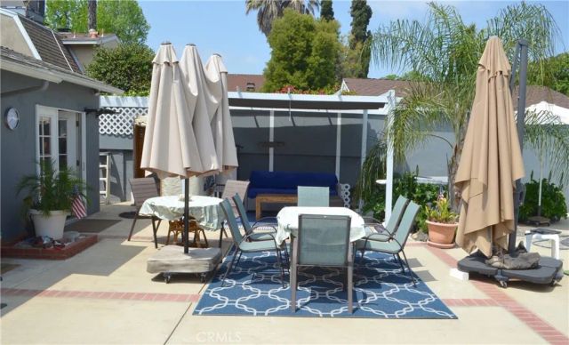 13827 Calvert Street, Valley Glen, CA 91401